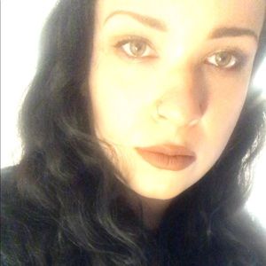 Meet your Posher, Abbi